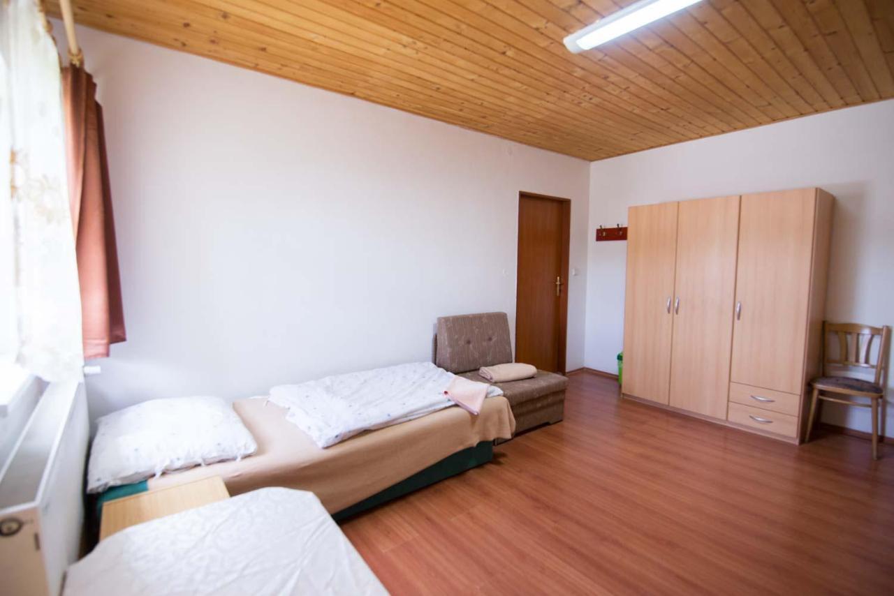 Krahule Konica Hotel Buitenkant foto